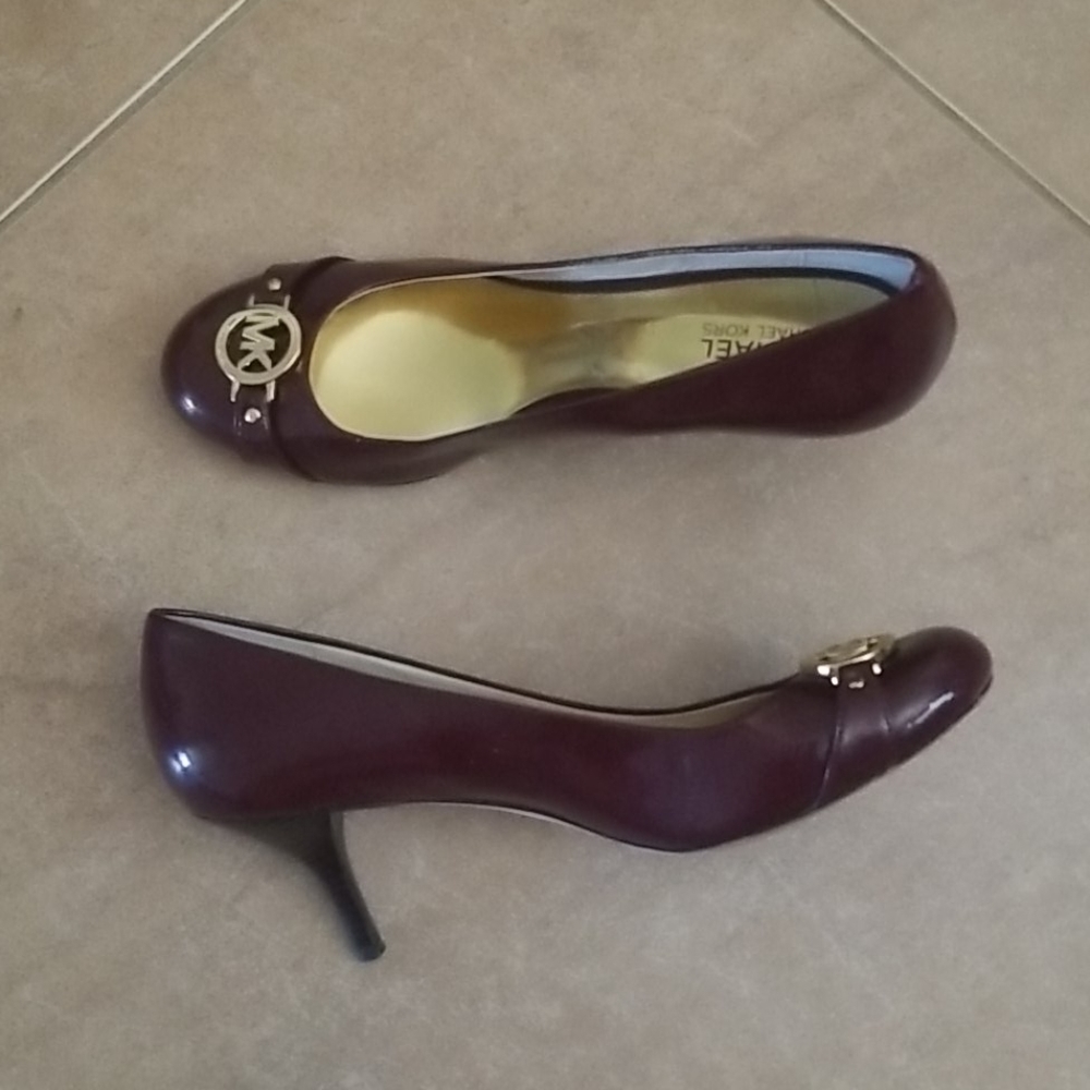 Michael Kors Brown & Gold Heels - Picture 3 of 11